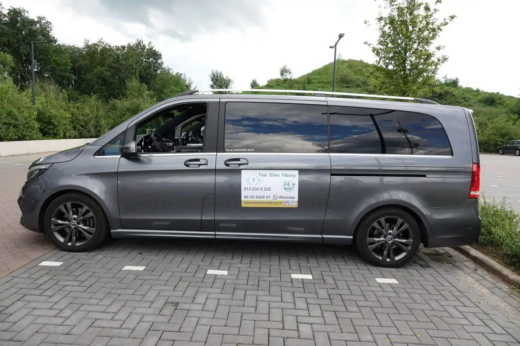Mercedes Vito taxibus van Taxi Middelbeers